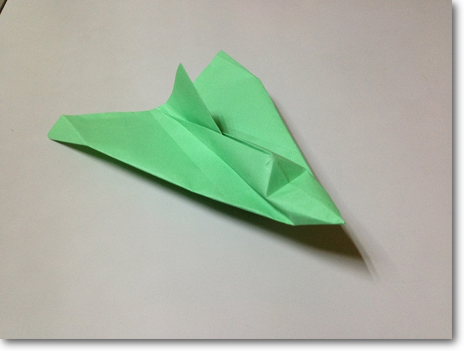折り紙飛行機